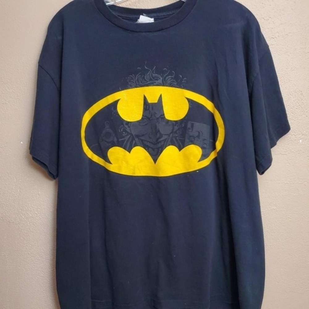 Vintage 2000s Batman logo w hidden joker‎ Tee